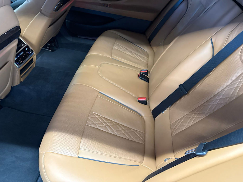 Thumbnail: 2021 BMW 7 Series - 7