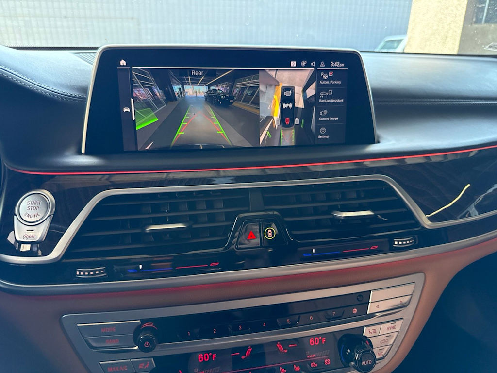 Thumbnail: 2021 BMW 7 Series - 25