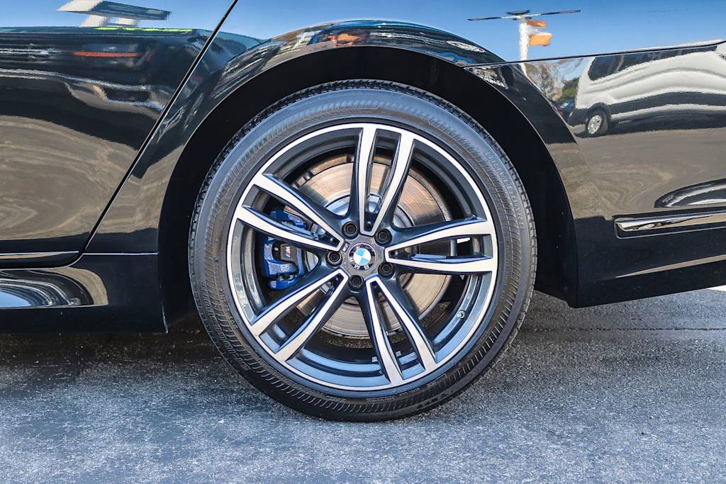 Thumbnail: 2021 BMW 7 Series - 22