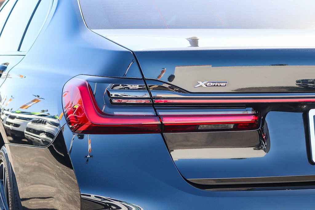 Thumbnail: 2021 BMW 7 Series - 19