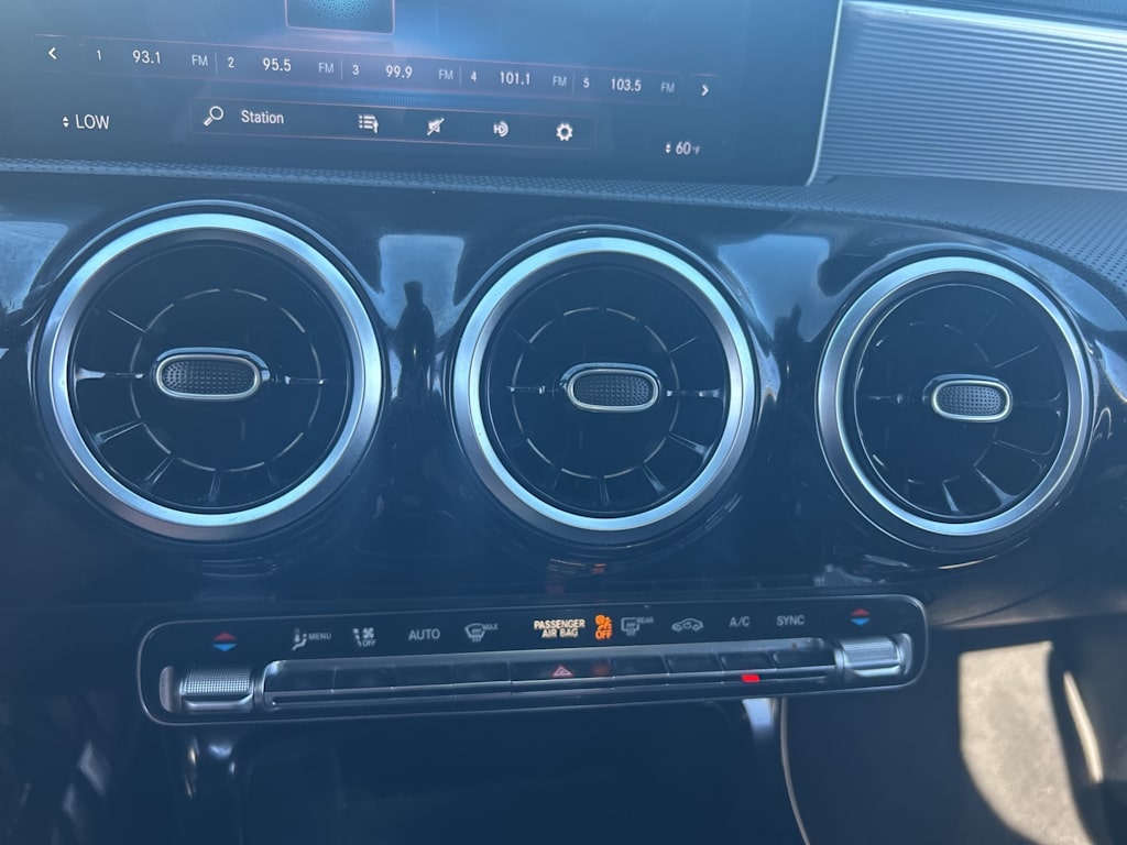 Thumbnail: 2020 Mercedes-Benz A-Class - 33