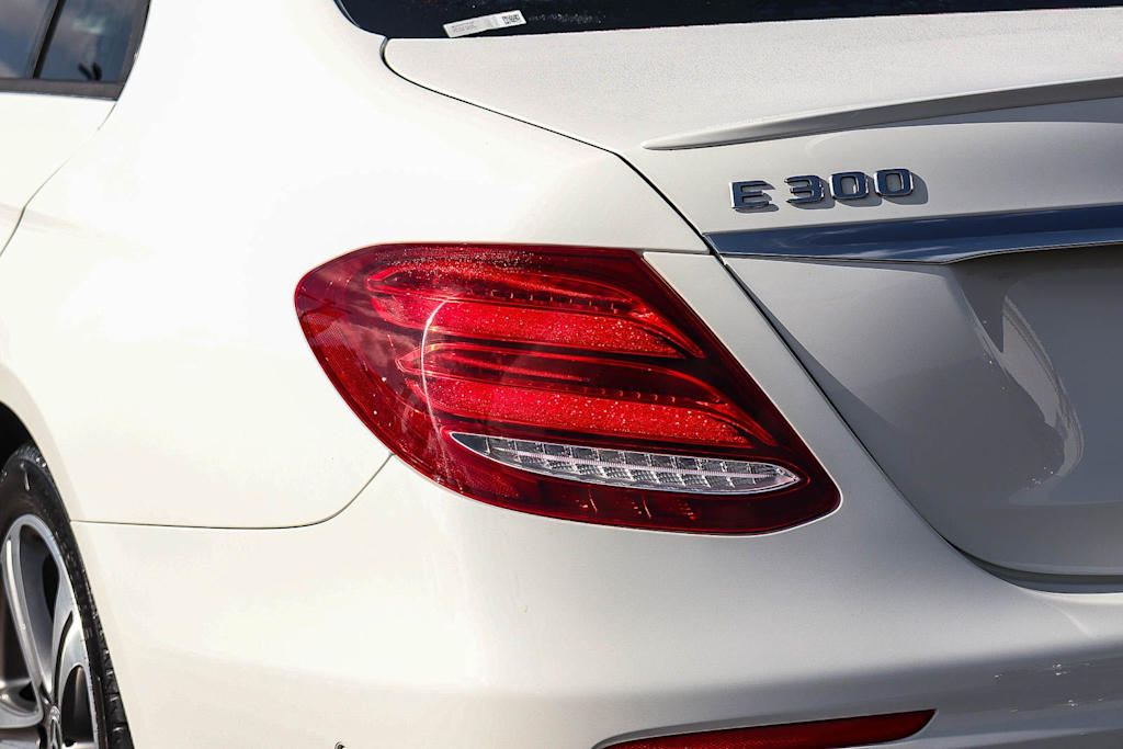 Thumbnail: 2018 Mercedes-Benz E-Class - 18