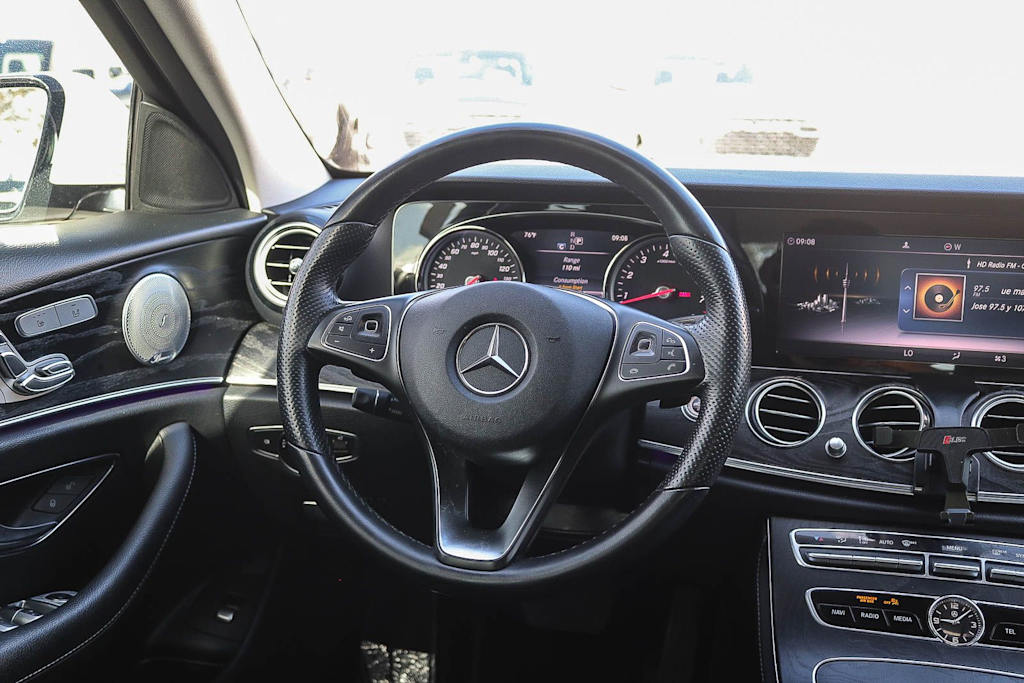 Thumbnail: 2018 Mercedes-Benz E-Class - 8