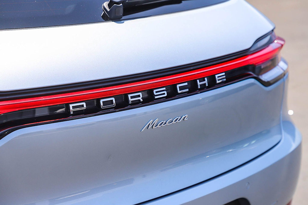 Thumbnail: 2020 Porsche Macan - 19