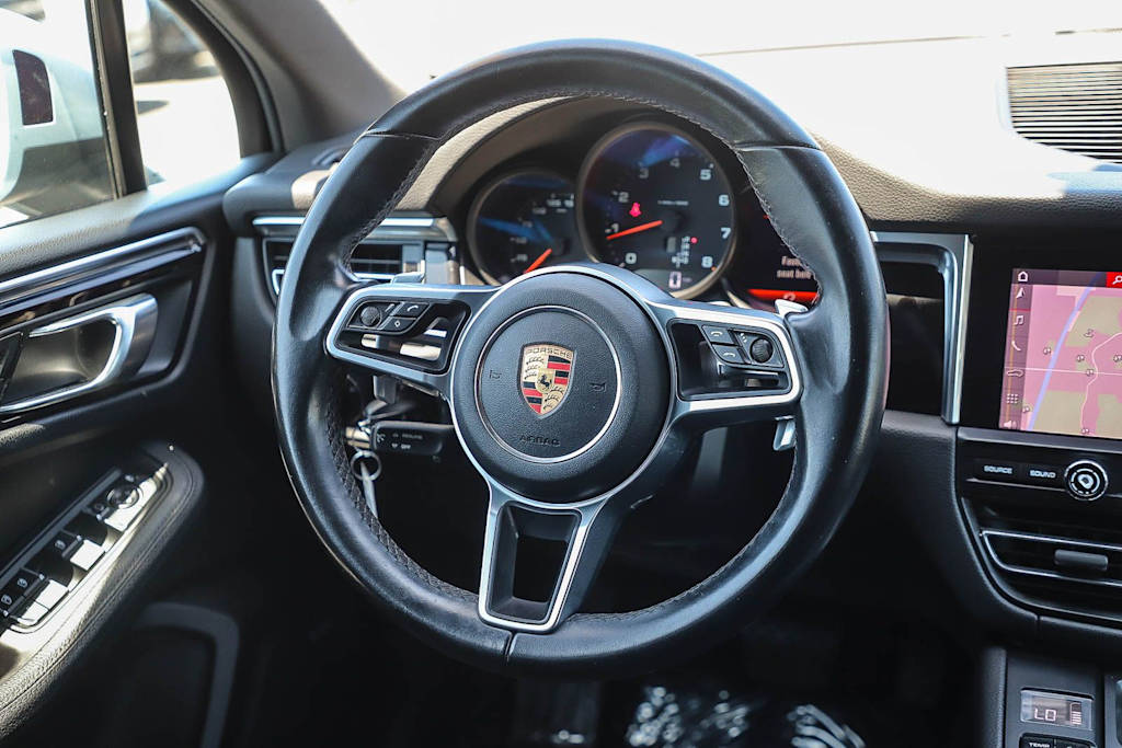 Thumbnail: 2020 Porsche Macan - 9