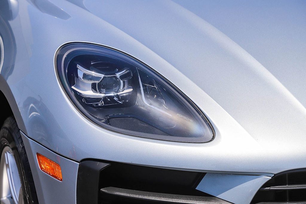 Thumbnail: 2020 Porsche Macan - 17