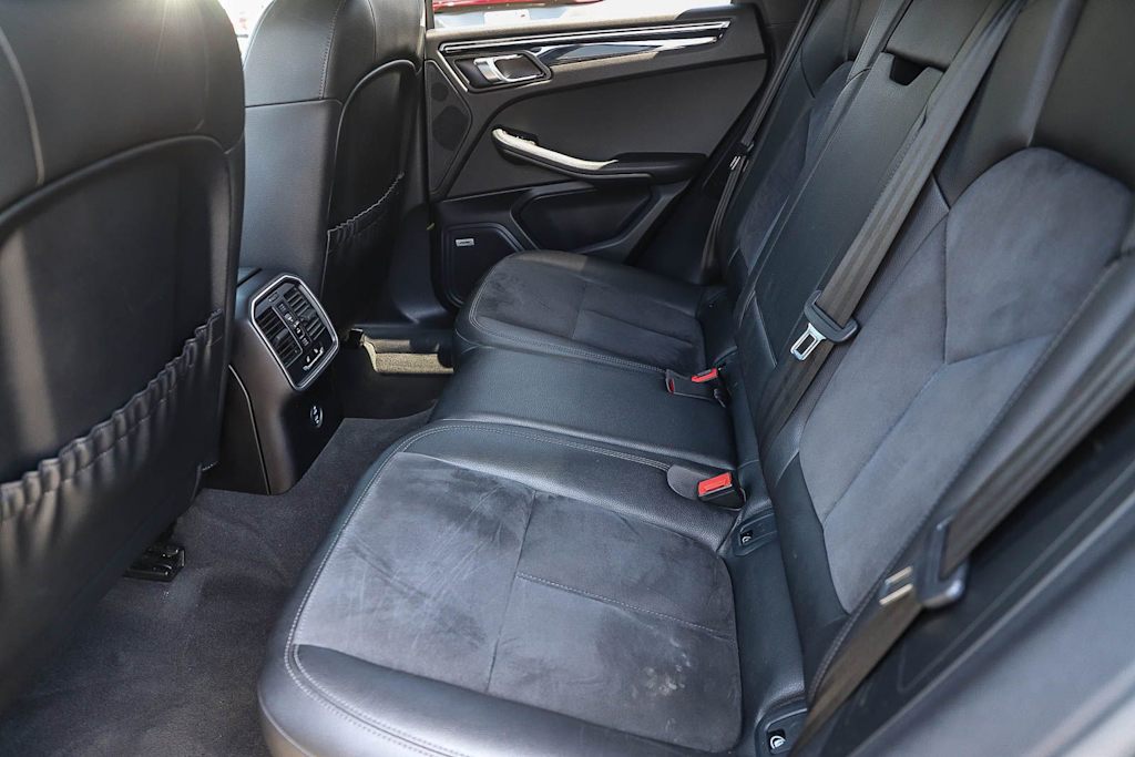 Thumbnail: 2020 Porsche Macan - 12
