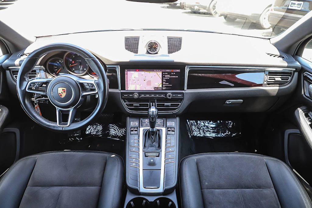 Thumbnail: 2020 Porsche Macan - 2