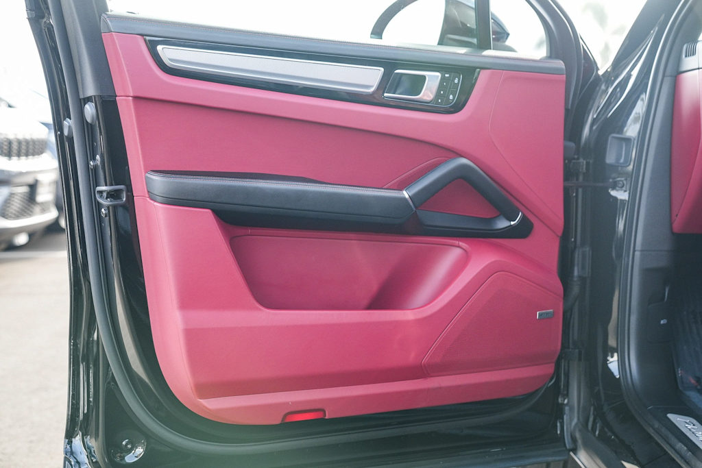 Thumbnail: 2023 Porsche Cayenne - 22