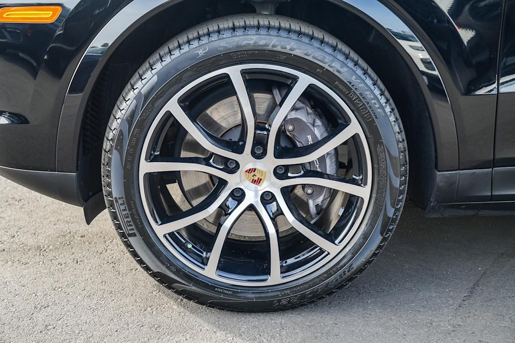 Thumbnail: 2023 Porsche Cayenne - 5