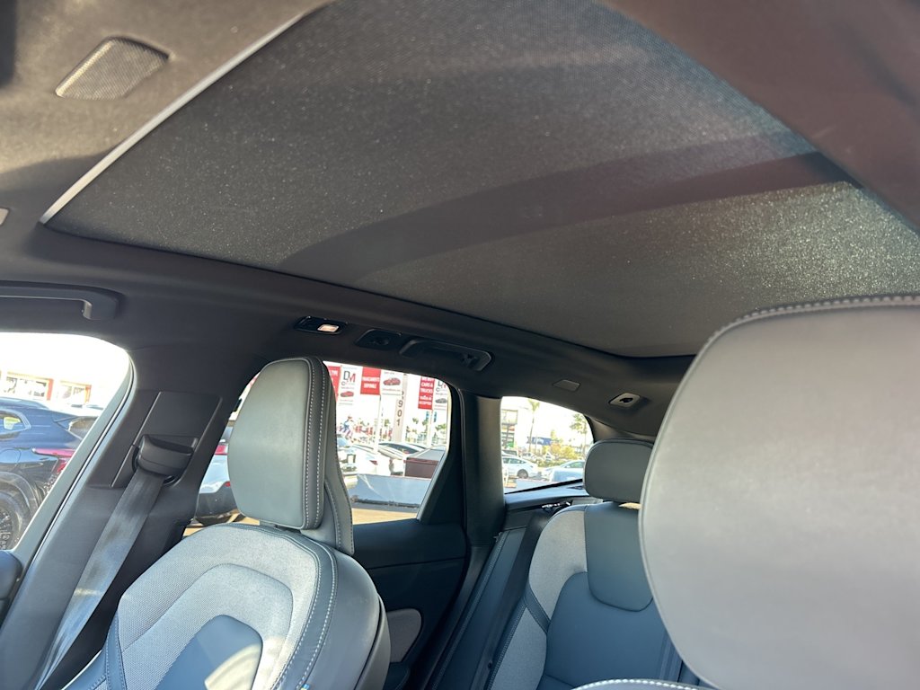 Thumbnail: 2022 Volvo XC60 - 31