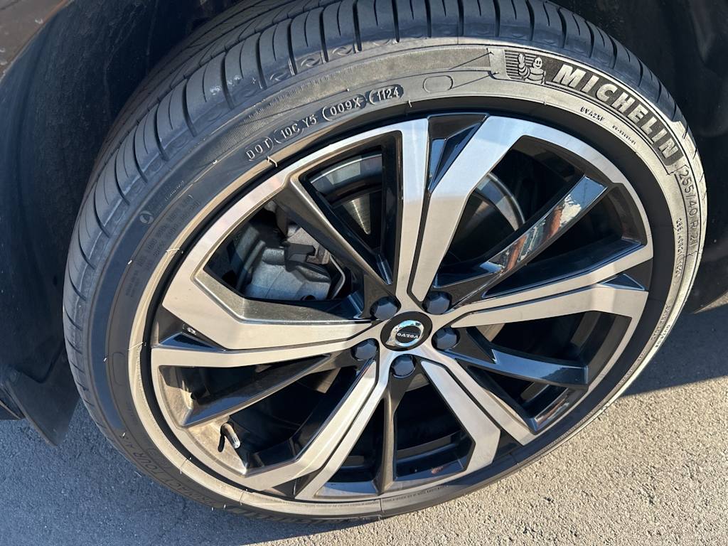 Thumbnail: 2022 Volvo XC60 - 7