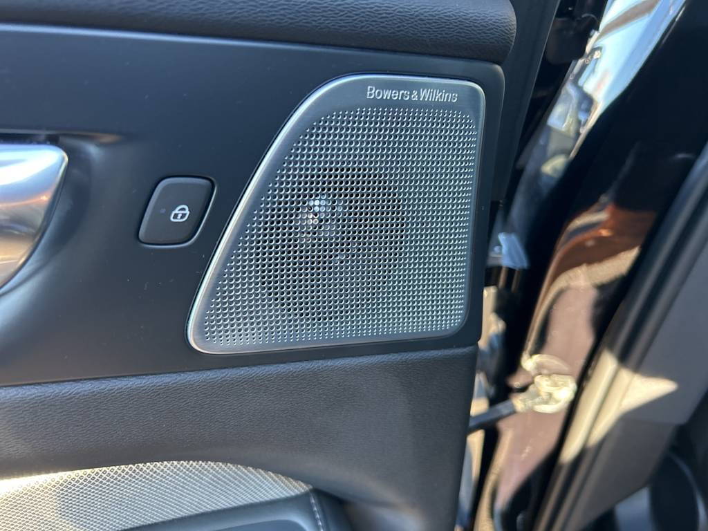 Thumbnail: 2022 Volvo XC60 - 17