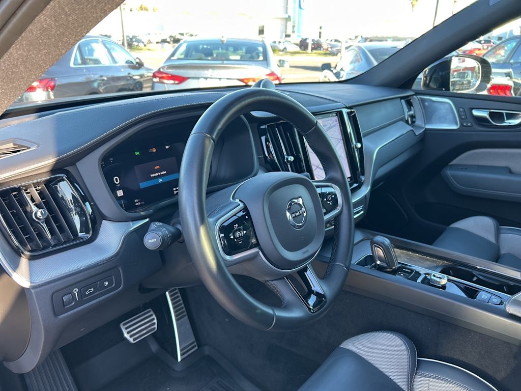 Thumbnail: 2022 Volvo XC60 - 2