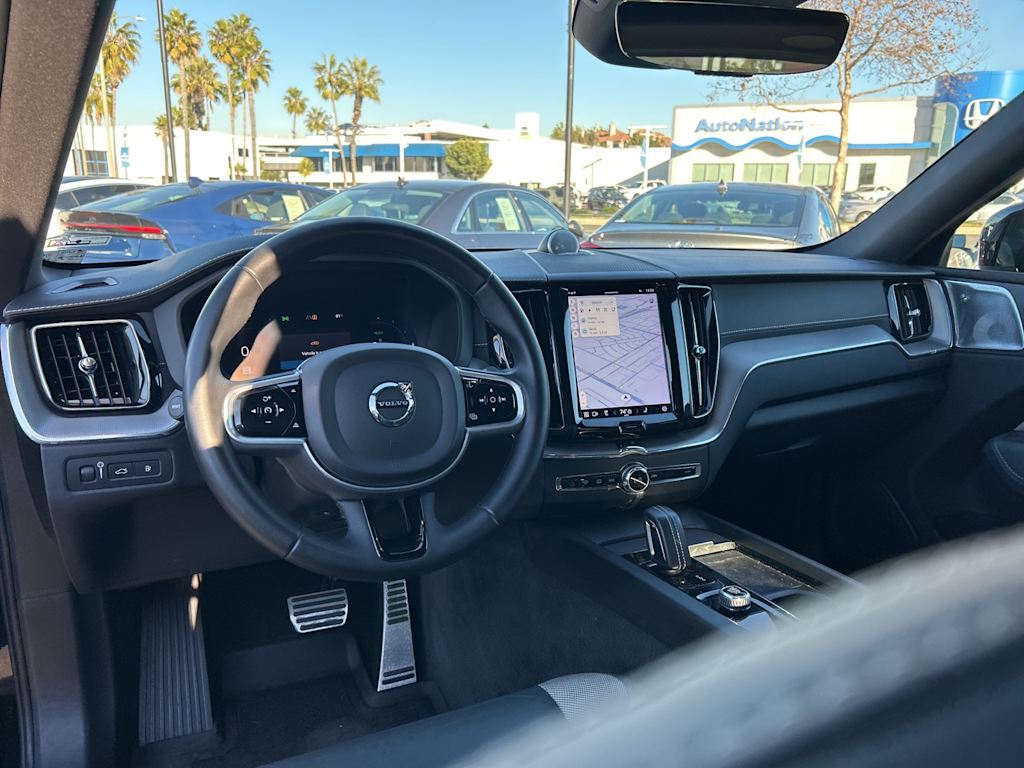 Thumbnail: 2022 Volvo XC60 - 8