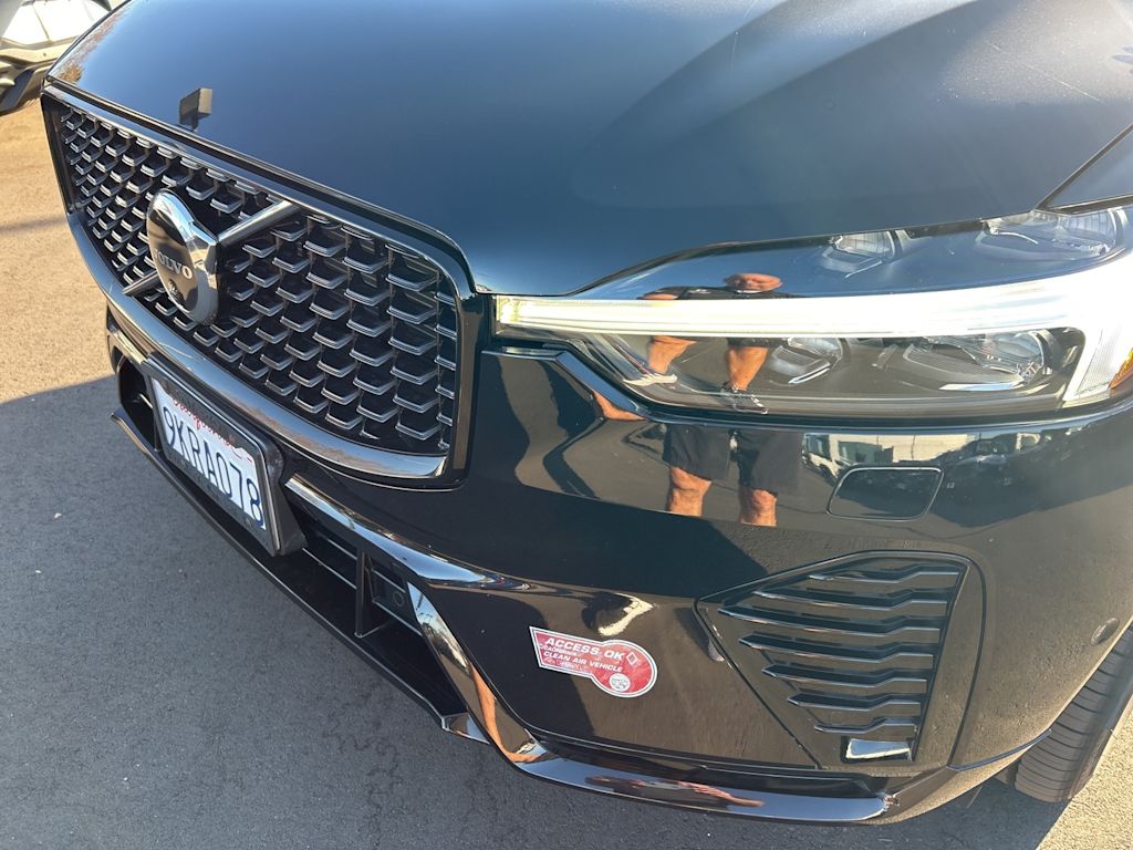 Thumbnail: 2022 Volvo XC60 - 24