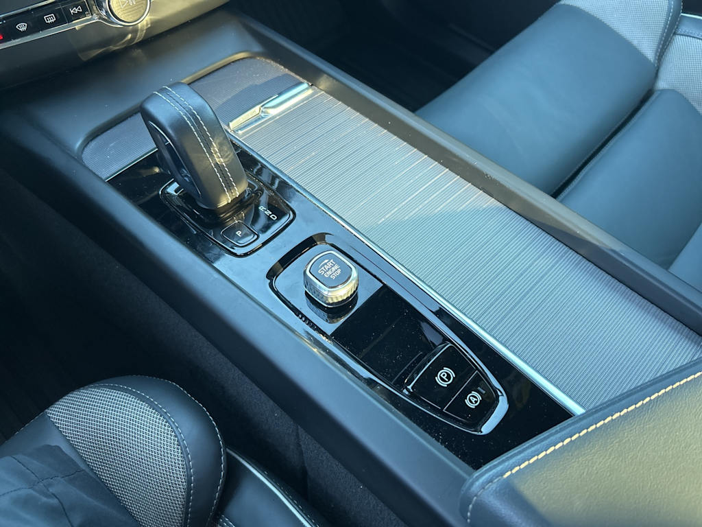 Thumbnail: 2022 Volvo XC60 - 43