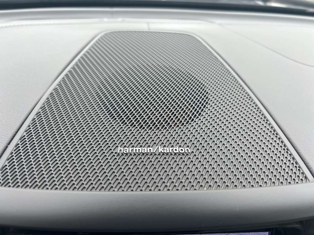 Thumbnail: 2023 Volvo XC60 - 17