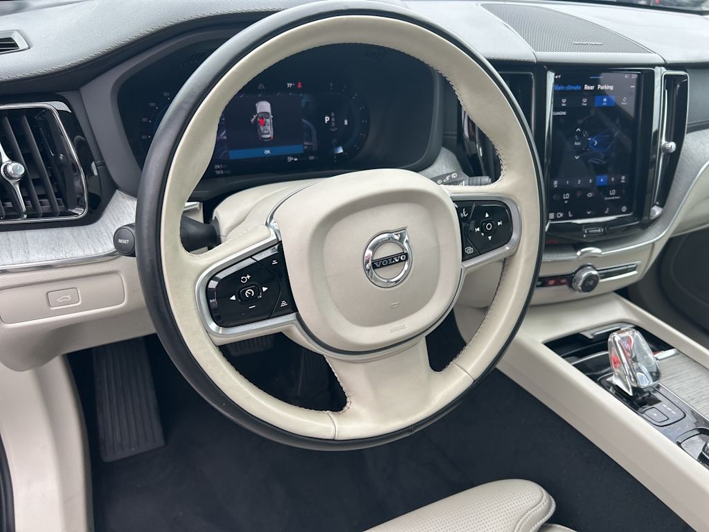 Thumbnail: 2023 Volvo XC60 - 13