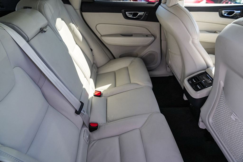 Thumbnail: 2023 Volvo XC60 - 12