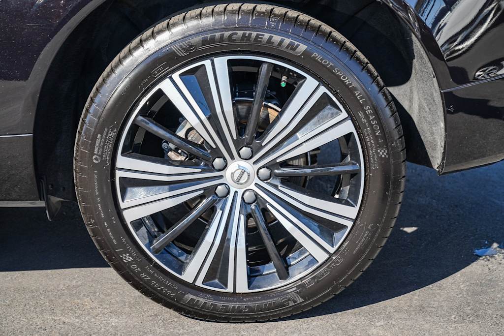 Thumbnail: 2023 Volvo XC60 - 19