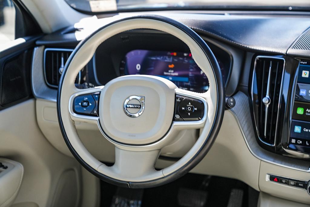 Thumbnail: 2023 Volvo XC60 - 9