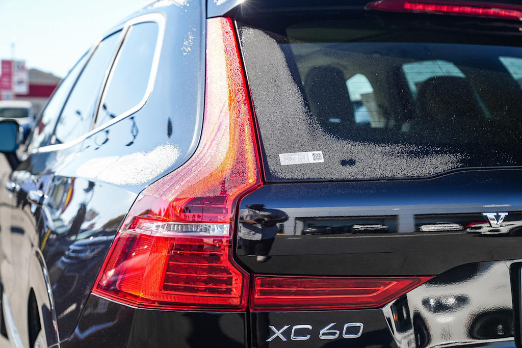 Thumbnail: 2023 Volvo XC60 - 17