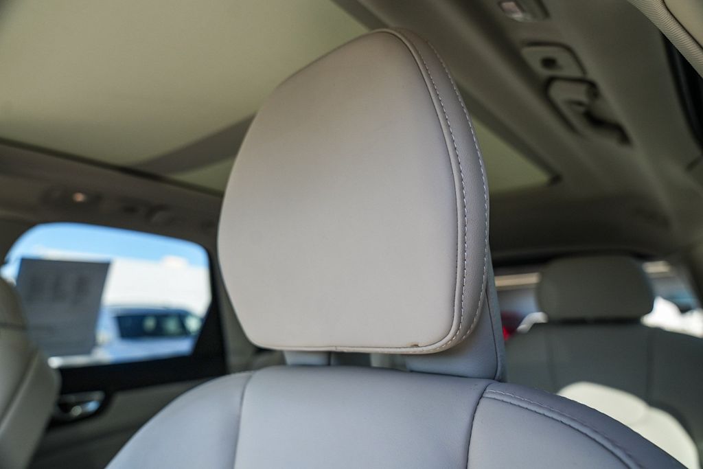 Thumbnail: 2023 Volvo XC60 - 24