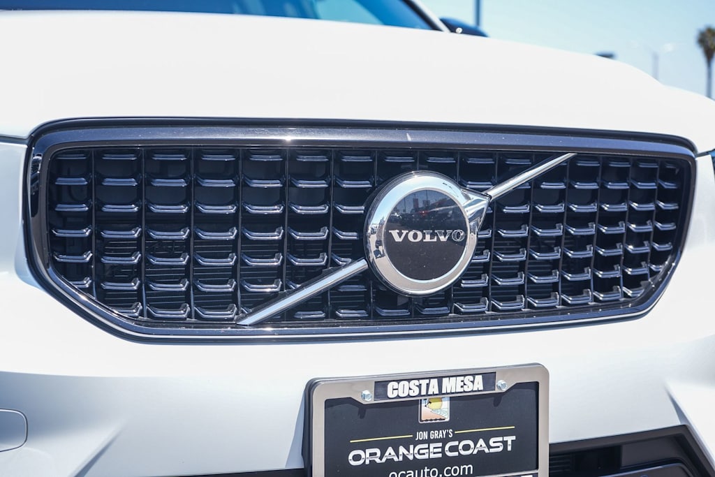 Thumbnail: 2024 Volvo XC40 - 18