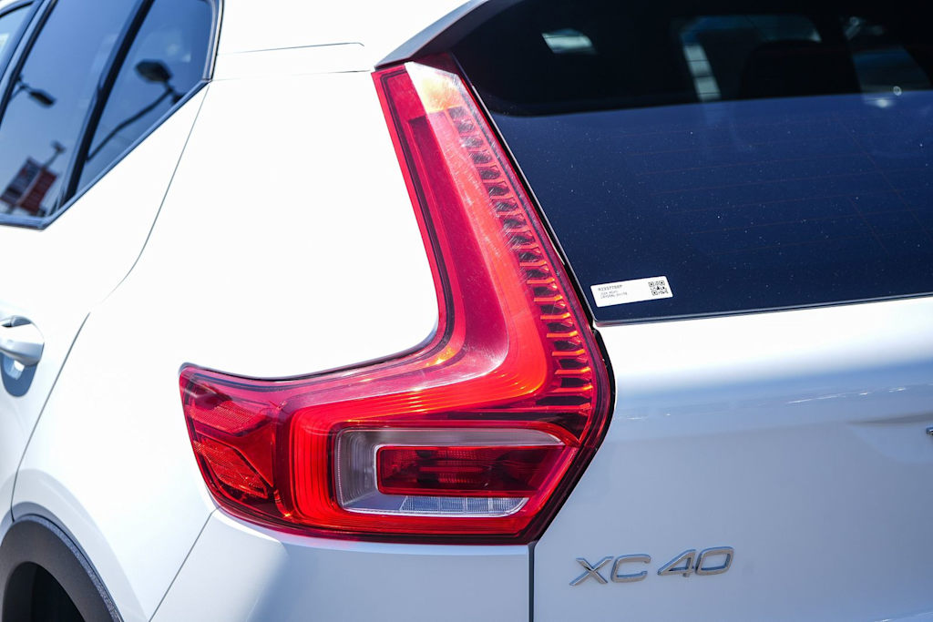 Thumbnail: 2024 Volvo XC40 - 20