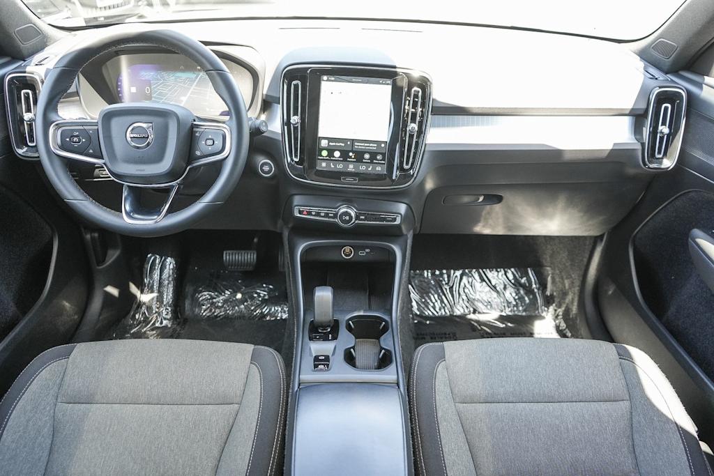 Thumbnail: 2024 Volvo XC40 - 2