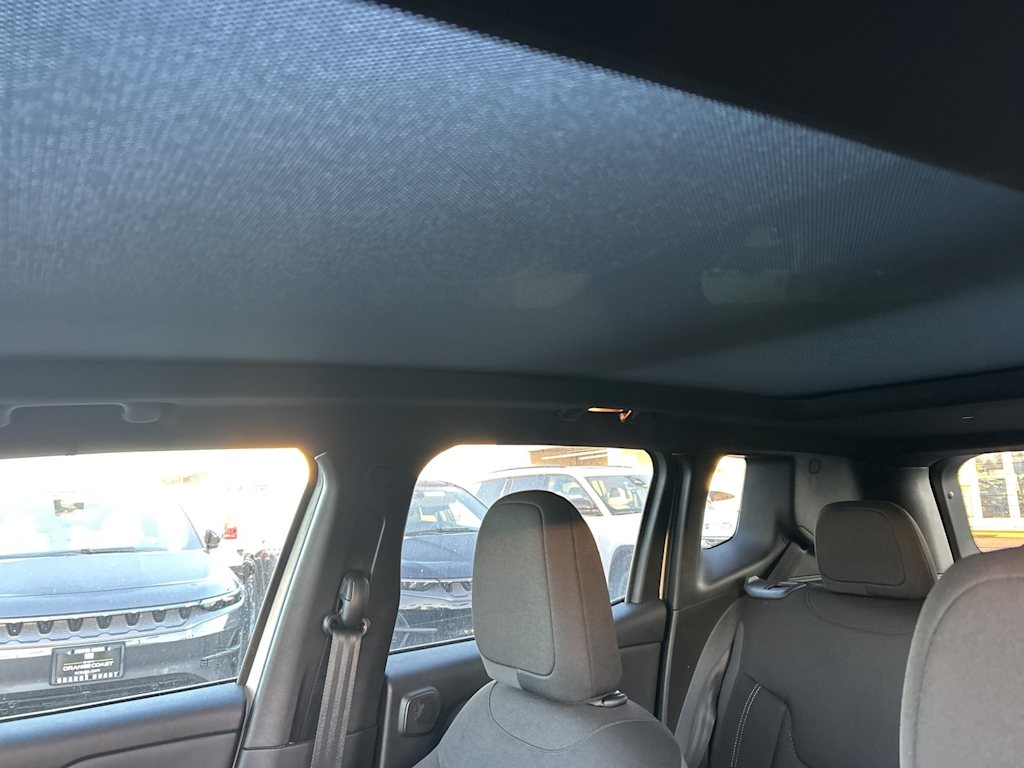 Thumbnail: 2022 Jeep Renegade - 30