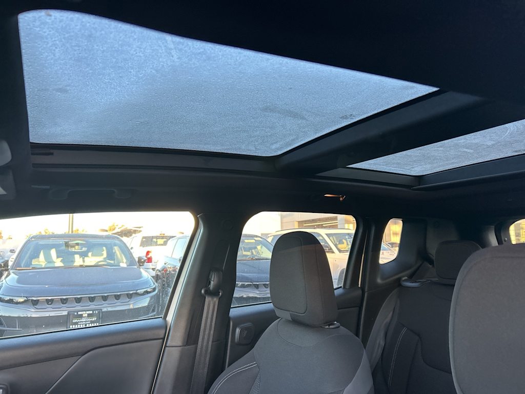 Thumbnail: 2022 Jeep Renegade - 42