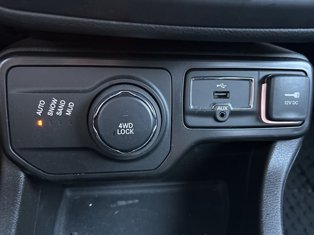 Thumbnail: 2022 Jeep Renegade - 38