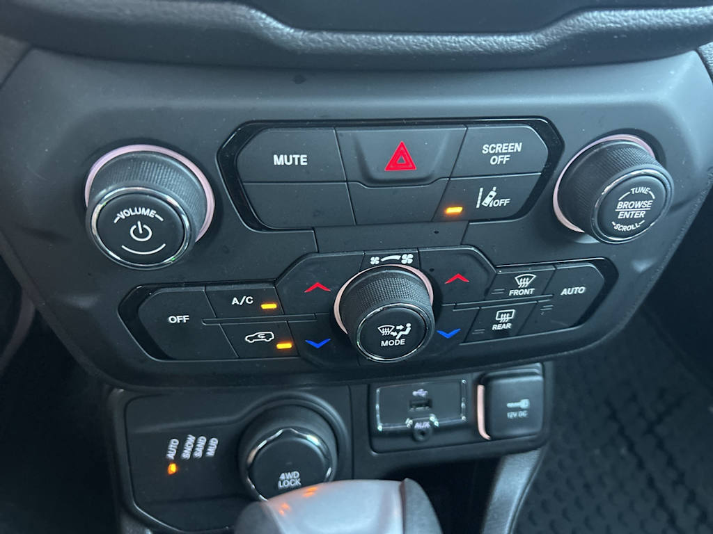 Thumbnail: 2022 Jeep Renegade - 36