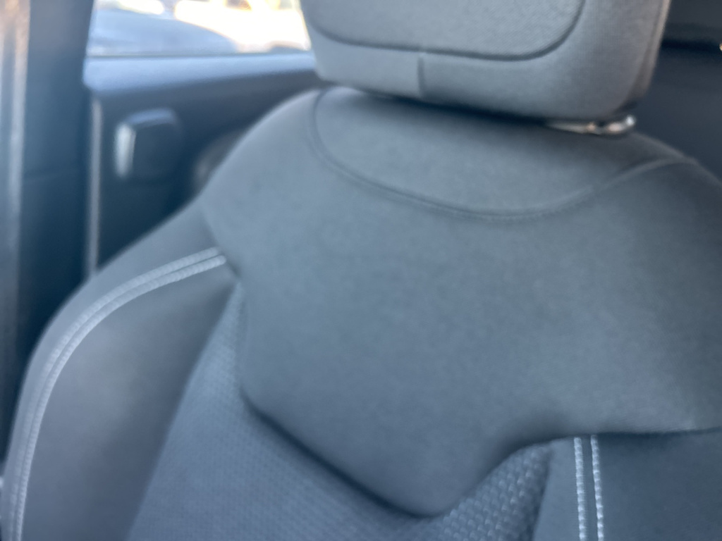 Thumbnail: 2022 Jeep Renegade - 41