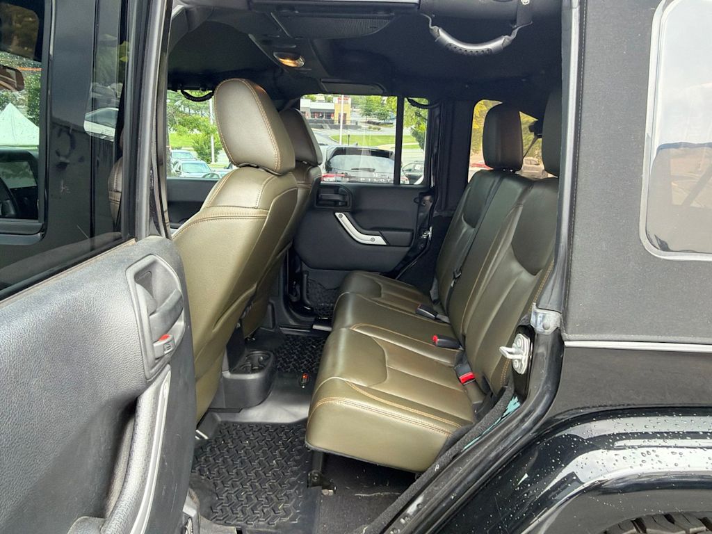 Thumbnail: 2016 Jeep Wrangler - 8