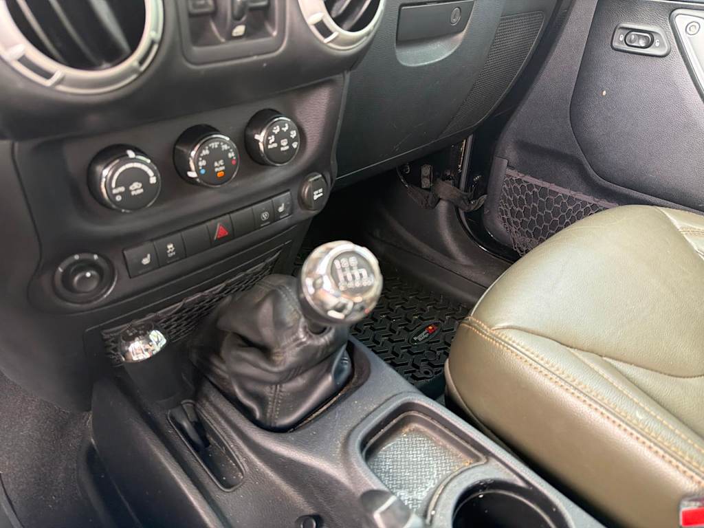 Thumbnail: 2016 Jeep Wrangler - 10