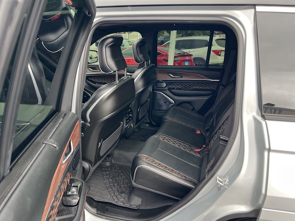 Thumbnail: 2023 Jeep Grand Cherokee - 8
