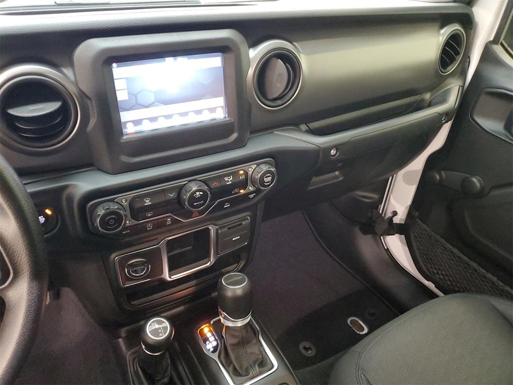 Thumbnail: 2023 Jeep Gladiator - 25