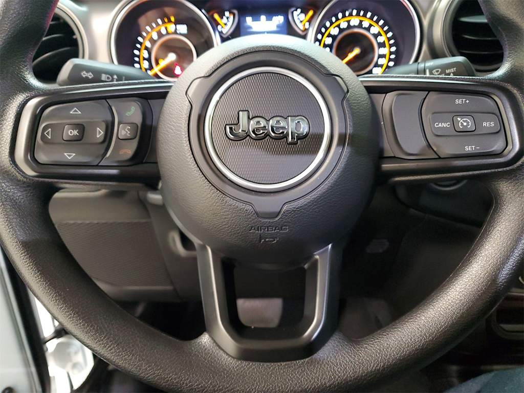 Thumbnail: 2023 Jeep Gladiator - 16