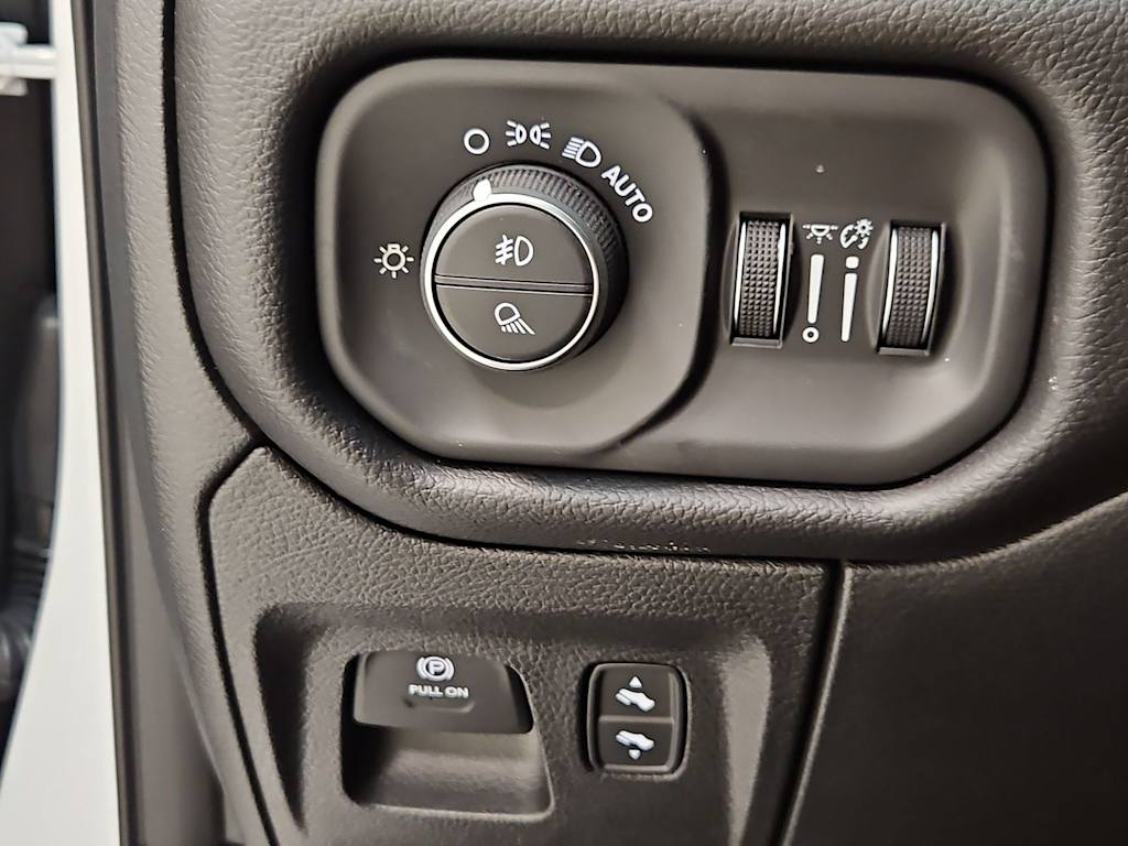Thumbnail: 2026 RAM 1500 - 29