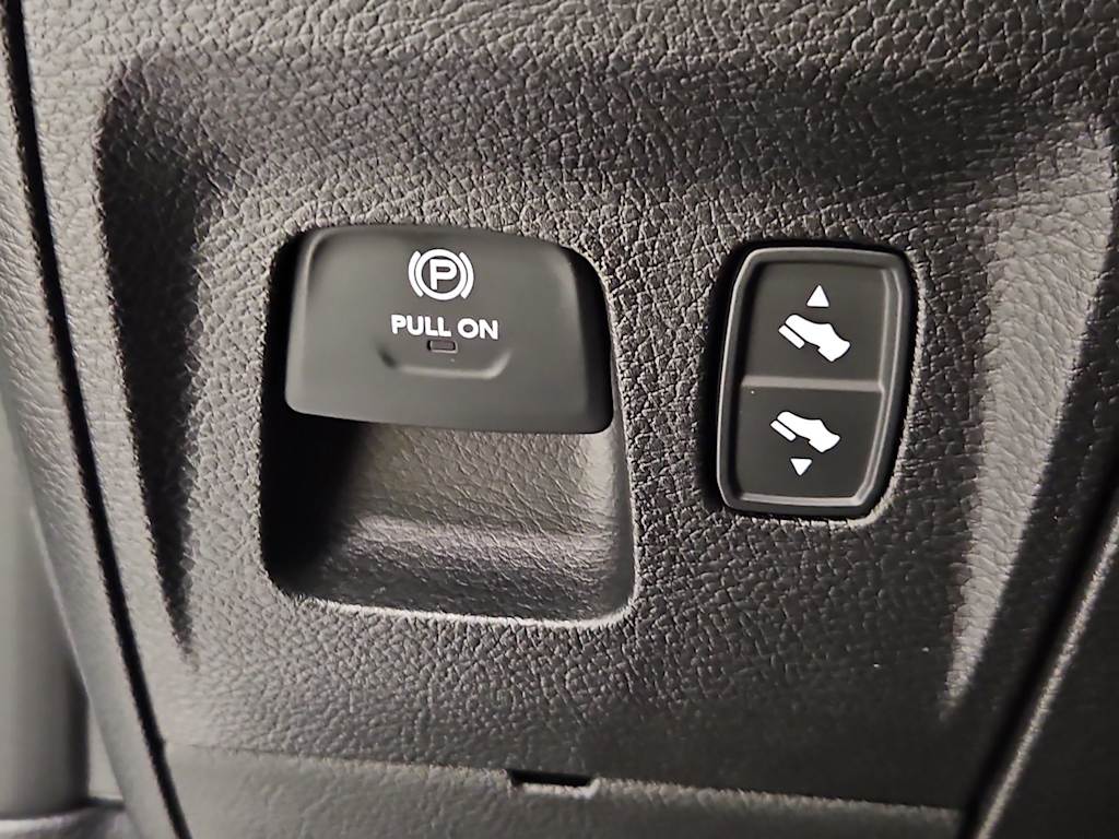 Thumbnail: 2026 RAM 1500 - 32