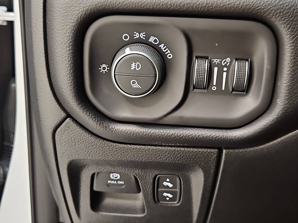 Thumbnail: 2026 RAM 1500 - 29