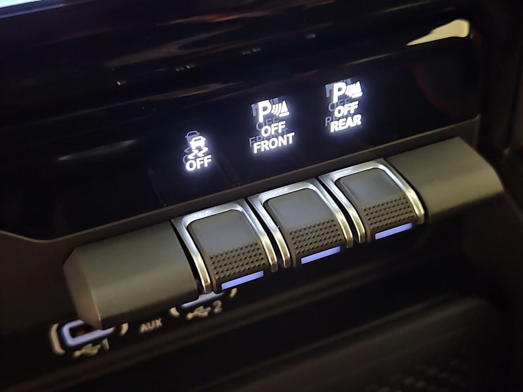 Thumbnail: 2026 RAM 1500 - 30