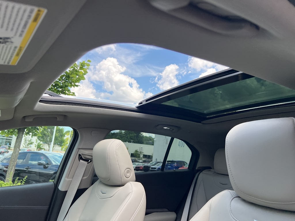 Thumbnail: 2023 Cadillac XT4 - 21