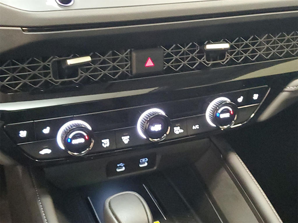 Thumbnail: 2023 Honda Accord - 32