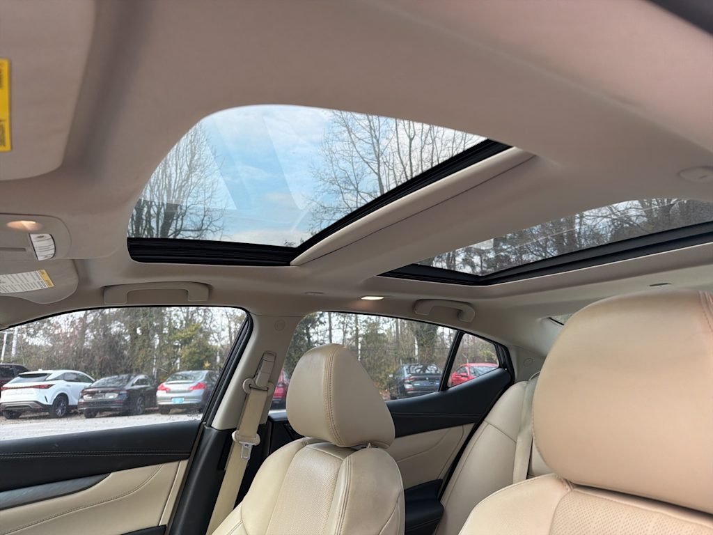 Thumbnail: 2018 Nissan Maxima - 21