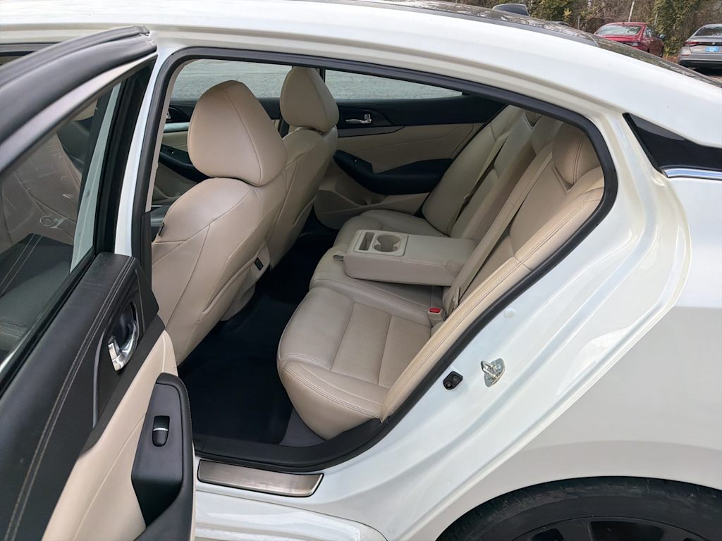 Thumbnail: 2018 Nissan Maxima - 8