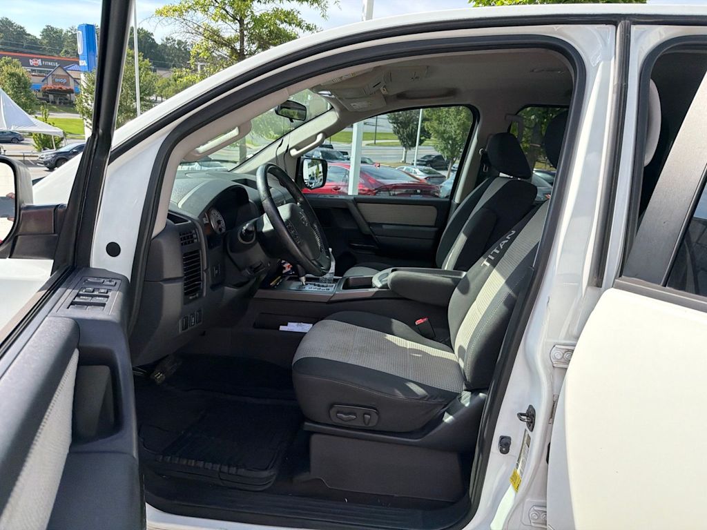 Thumbnail: 2012 Nissan Titan - 7